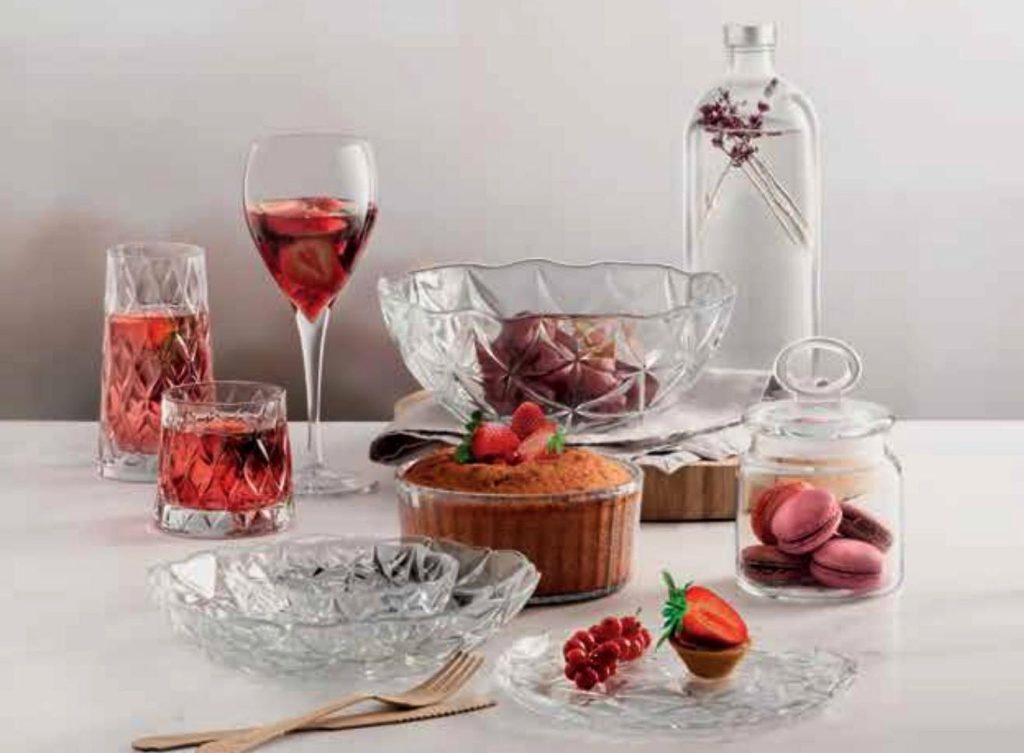 فنجان و استکان نعلبکی پاشاباغچه